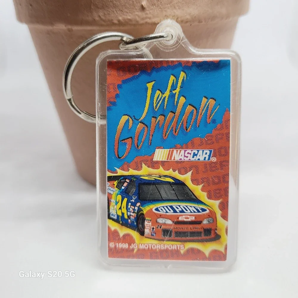 Jeff Gordon 24 NASCAR Racing Keychain 1998 Dupont Monte Carlo‎ Wingcraft Racing